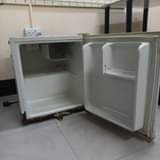 A picture of Min fridge Tsh 125 000