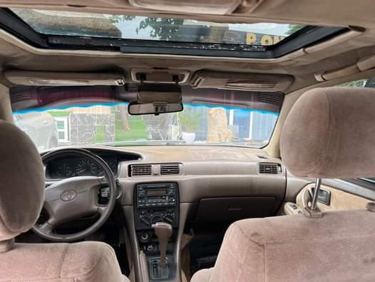 A picture of Distress Toyota Camry 2000 with just ac issue price 1