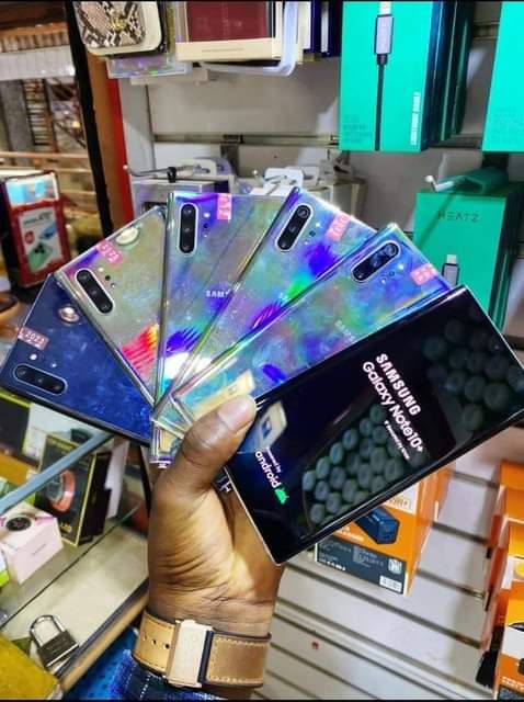A picture of SAMSUNG NOTE 10 PLUS 5G