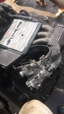 A picture of TOYOTA ENGINE AND UNDERNEATH