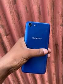A picture of Oppo A83