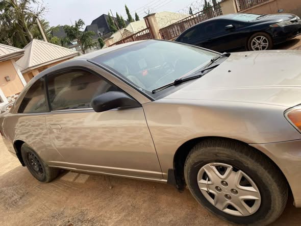 A picture of Honda Civic 2004 model