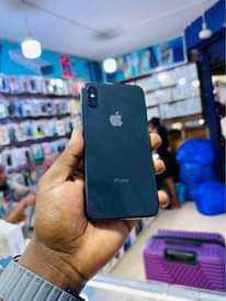 A picture of Iphone X