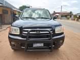 A picture of Toyota sequoia 2004 model