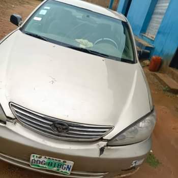 A picture of Toyota camry 04