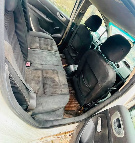 A picture of Sharp Deal 2005 Peugeot 307 manual