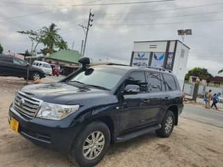 A picture of Land Cruiser V8 For Sals