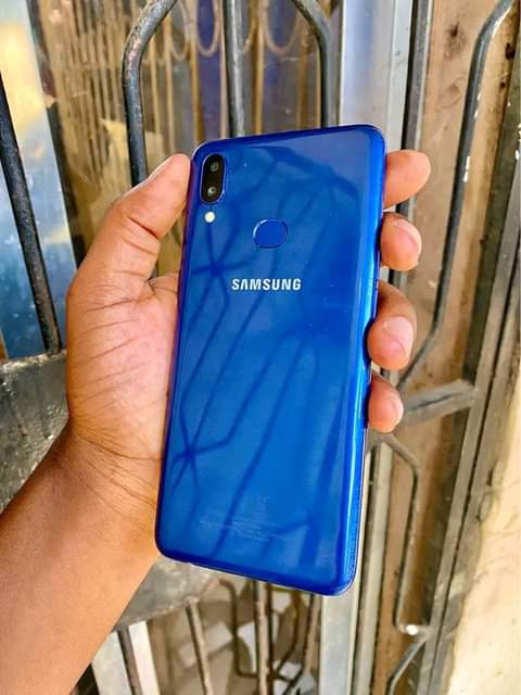 A picture of SAMSUNG A10S