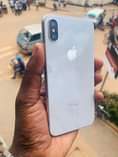 A picture of Iphone x with faulty front camera