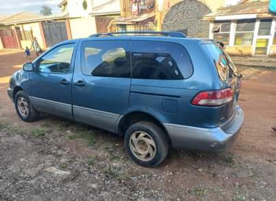 A picture of Danny Yung Smarts Autos First Body Toyota sienna 01 Very