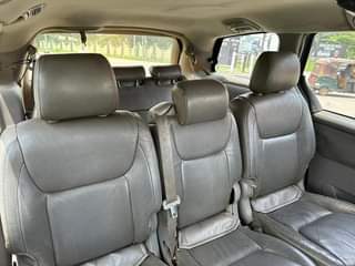 A picture of 05 Toyota Sienna