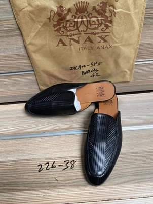 A picture of Men s shoes