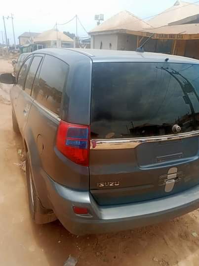 A picture of Engine and gear 100 Ok Ibadan 07062364220