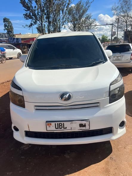 A picture of Toyota Noah