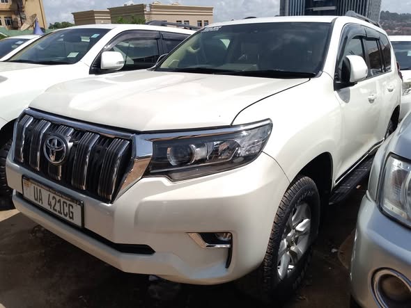 A picture of Toyota Land Cruiser Model 2016 Diesel Engine 0704482571 Whatsapp Call
