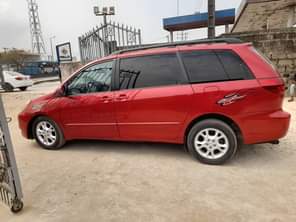A picture of Toyota Sienna 2005 06 Model with untouchable Silent engine Smooth