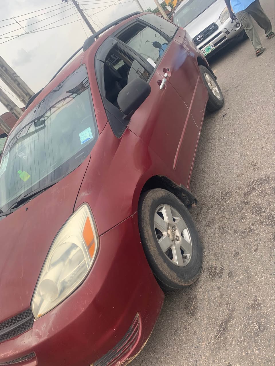 A picture of Toyota Siena 05