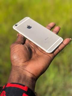 A picture of Iphone 6 Plain