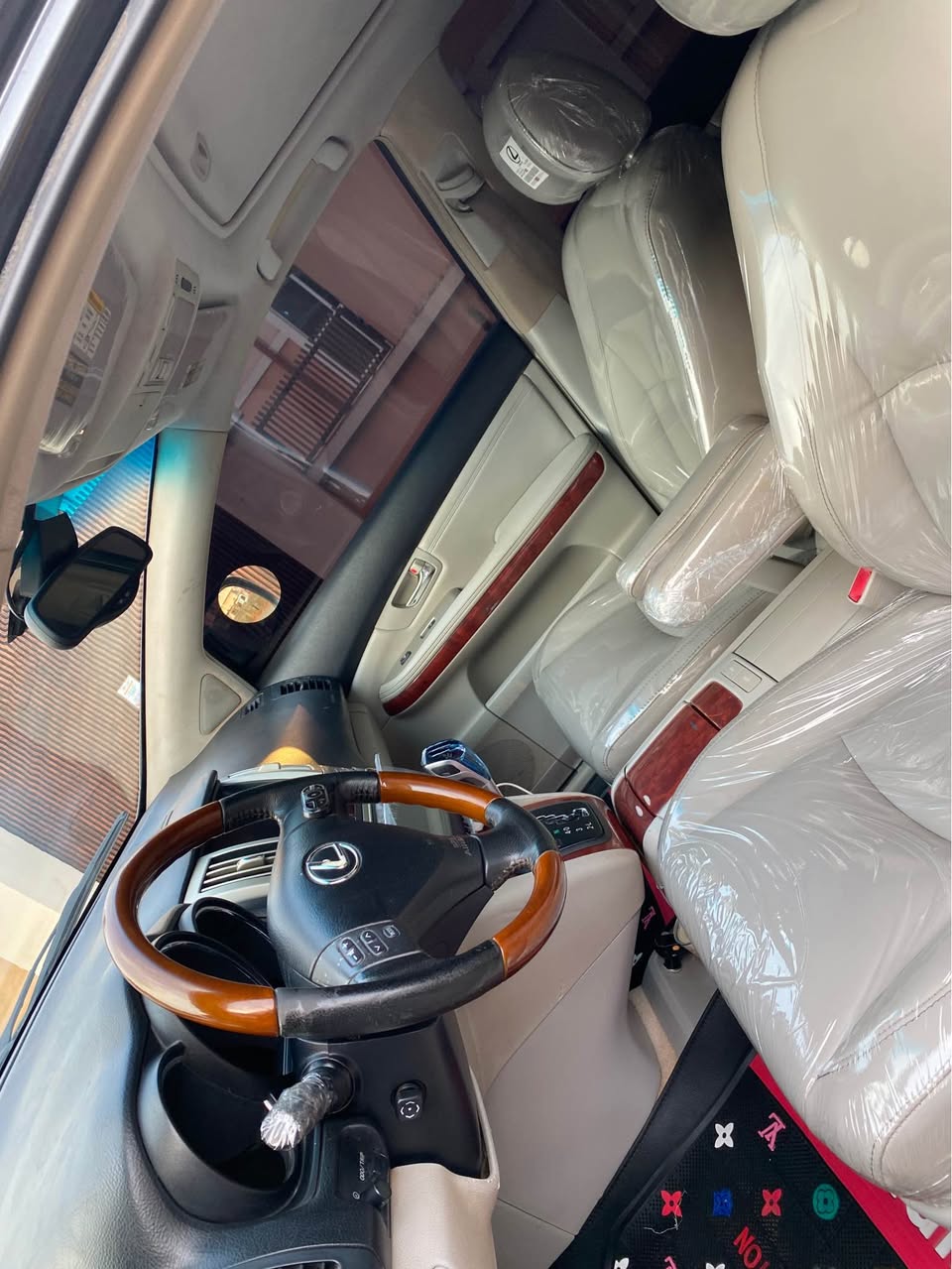 A picture of Direct Belgium standard Lexus Rx330 2006