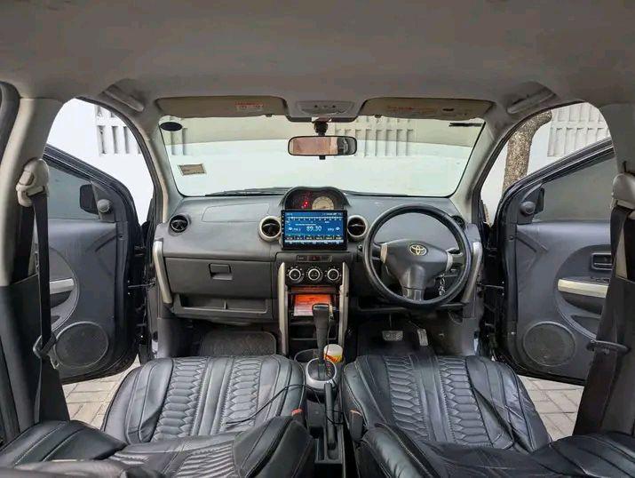 A picture of TOYOTA IST