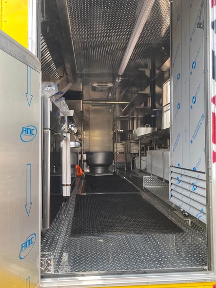 A picture of Ford v8 petrol mobile kitchen 2019 model 0757913971