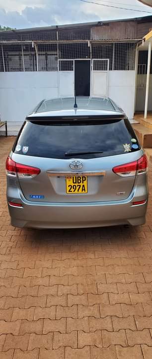 A picture of Toyota Wish 2009