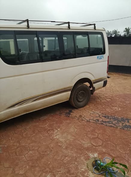 A picture of Toyota hummer bus manual drive