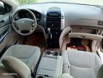 A picture of Foreign used Toyota sienna 2007 model Accident free 7 Seater