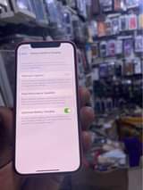 A picture of Iphone12