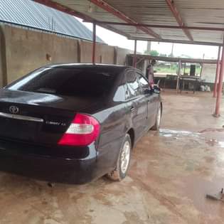 A picture of Camry 05 model