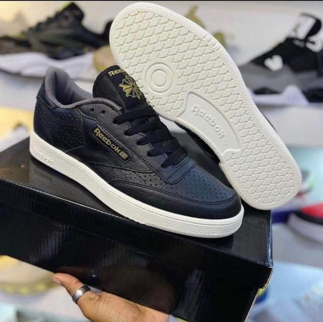 A picture of REBK SIZE 40 45 TUPO KIMARA KARIAKOO DSALAAM NORMAL CALL