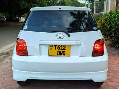 A picture of TOYOTA IST