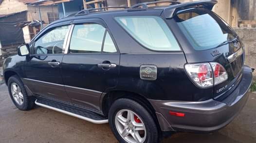 A picture of TOKUNBO STANDARD Neatly used Lexus RX 300 2001 model Untouched