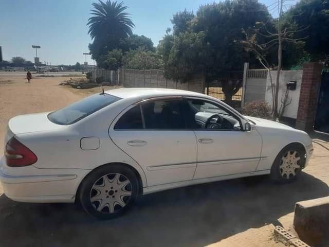 classifieds/cars mercedes