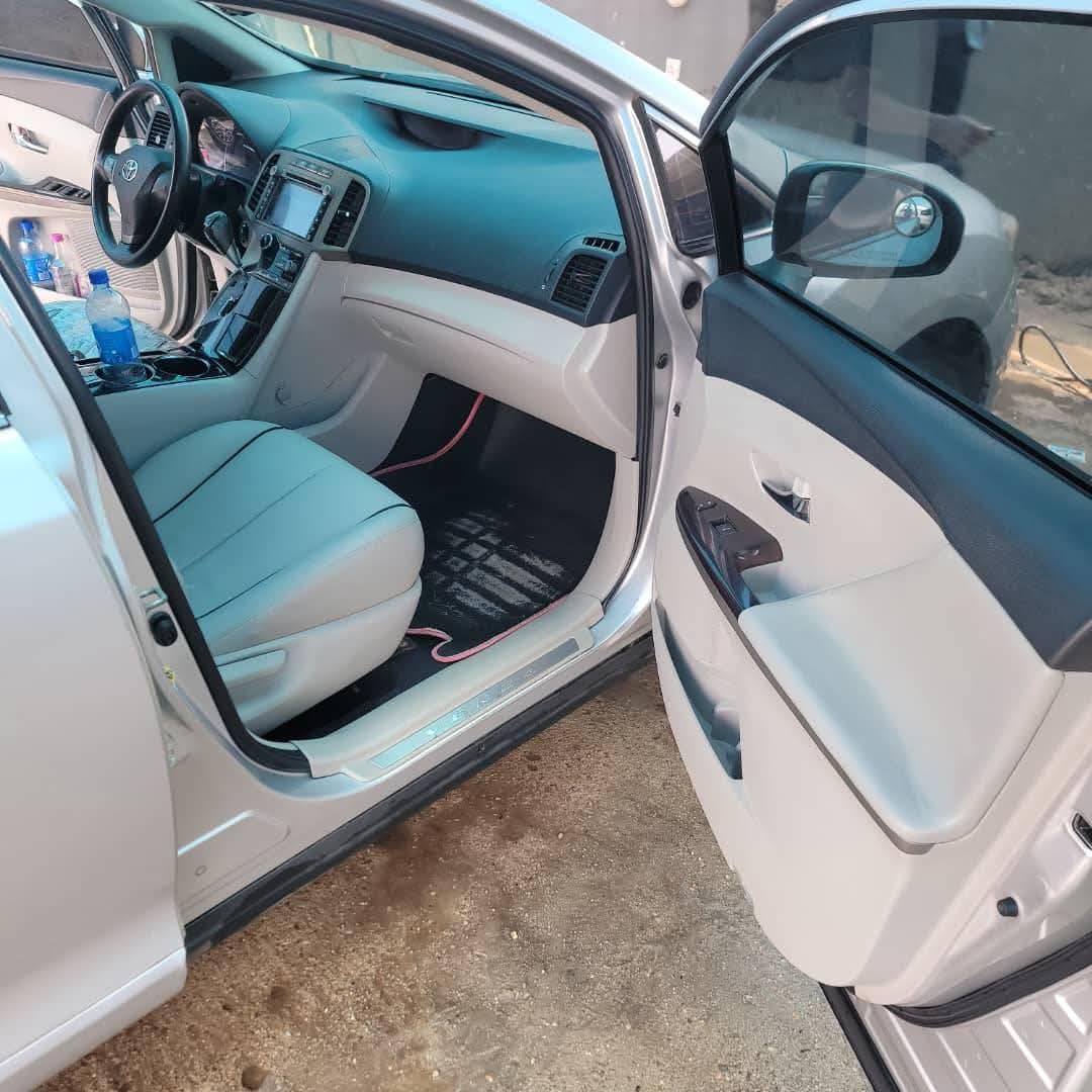 A picture of 2010 Toyota venza 2010 model belgium grade