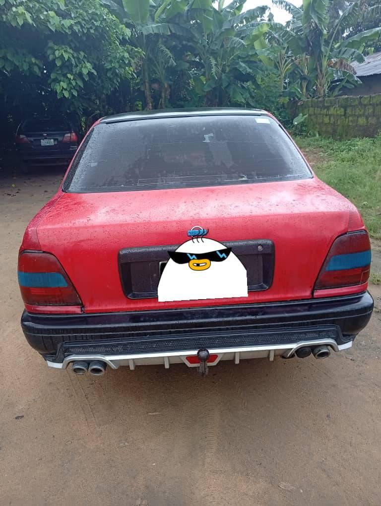 A picture of 2000 Nissan sunny 2000