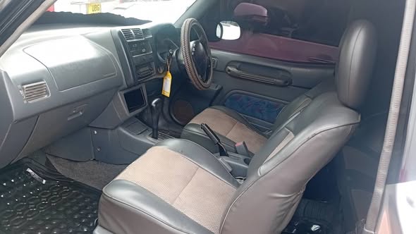 A picture of Rav4 shotr