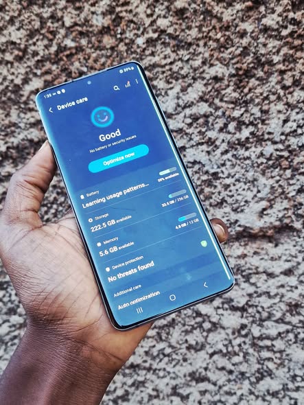 A picture of Samsung S20 plus 5G