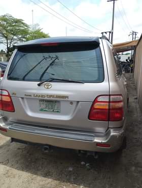 A picture of Toyota land cruiser Price 3.4m Location Amuwo odofin Lagos 09030746449