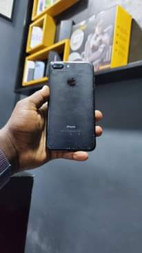 A picture of Iphone 7plus 128gb