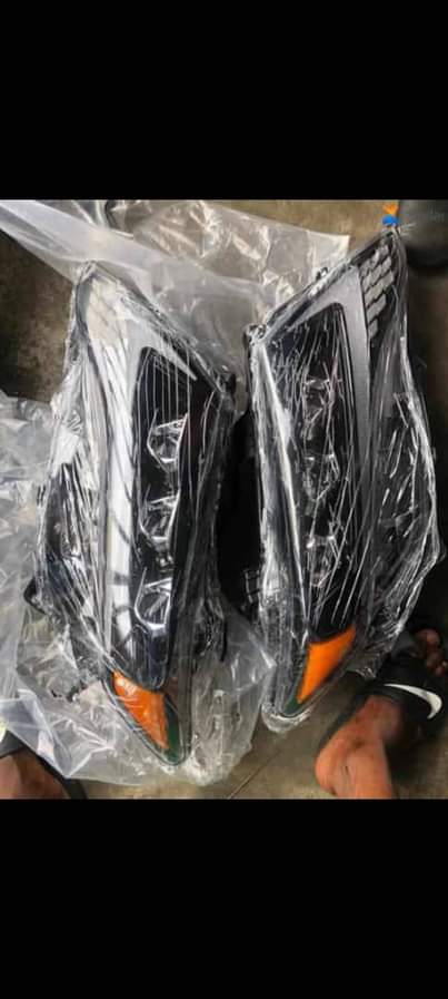 A picture of Car lights