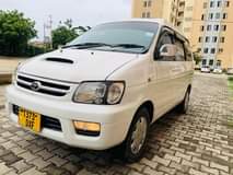 A picture of TOYOTA NOAH