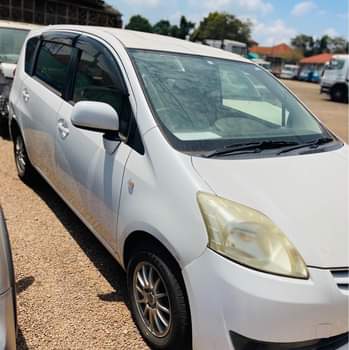 A picture of TOYOTA PASSO CETTE 7 SITTER