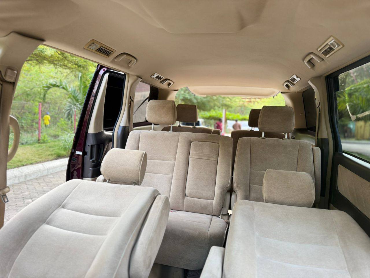 A picture of TOYOTA ALPHARD