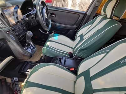 A picture of TOYOTA HARRIER OLD MODEL DKJ Bei 12.8M 2360Cc SILVER Full