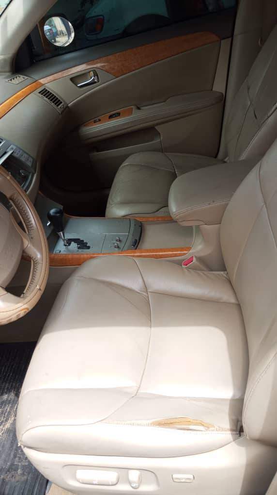 A picture of Belgium grade 2007 Toyota Avalon Bought foreign used First user