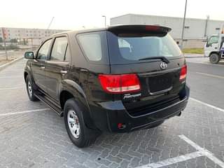 A picture of Toyota fortuner 2008 watsapp 0551513562