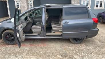 A picture of 2008 Toyota Sienna