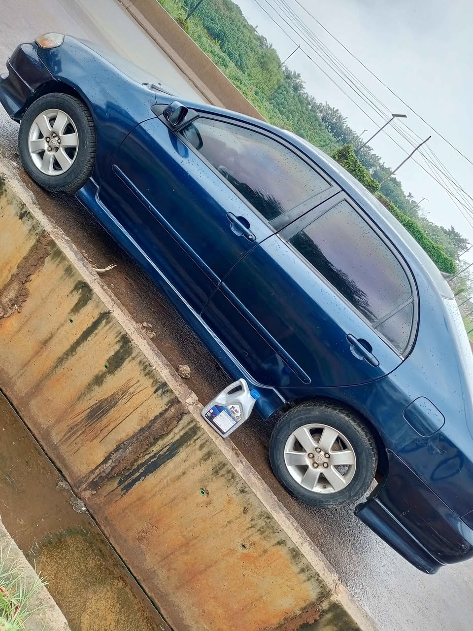 A picture of 2006 Toyota Corolla sport .Well Maintained 80 first body tokunbo