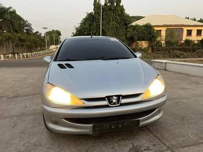 A picture of Extremely clean Peugeot 206 manaul Normal hand Belguim standard super